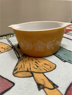 Vintage Pyrex Butterfly Gold # 473-B 1 QT Cinderella Casserole Dish No Lid